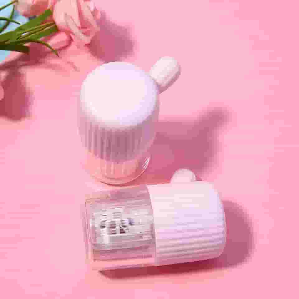 Limpador manual de lentes de contato giratórias, design compacto em forma de olho para limpeza cosmética de lentes, cuidados com óculos em casa e viagens, rosa