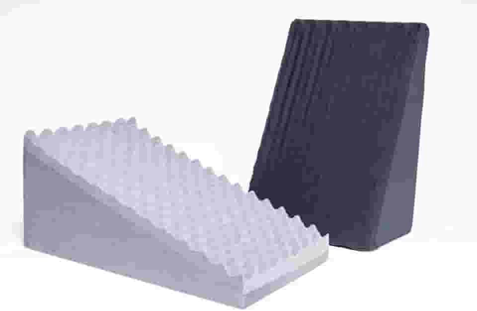 Travesseiro Triangular Anatômico Casca De Ovo Apoio Encosto Costa Leitura Antirefluxo (Preto)