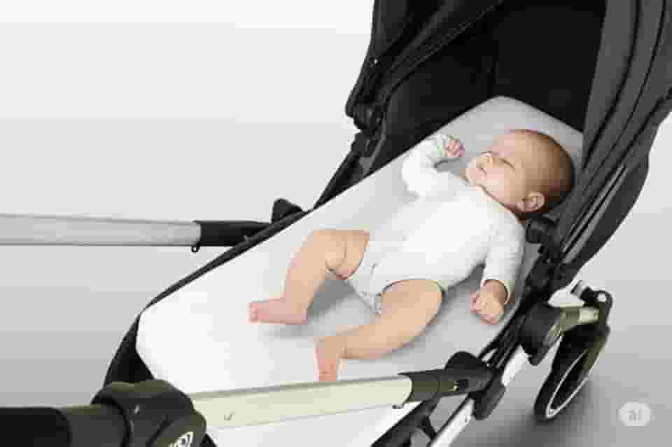 Colchão Para Carrinho De Bebê Moises Acolchoado Berço (Branco)