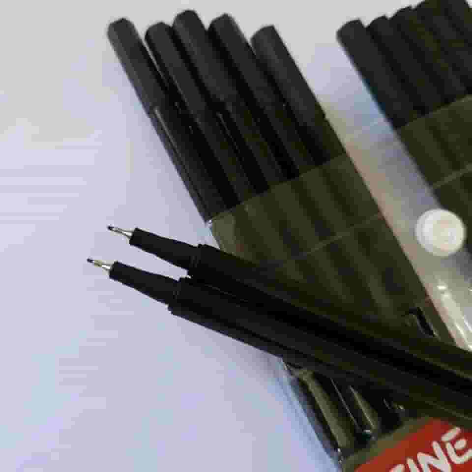 Kit 12 Canetas Fine Line Preta, 0.4mm, Traço Fino e Preciso, para Desenho, Escrita e Arte, Secagem Rápida, Estojo com 12 Unidades