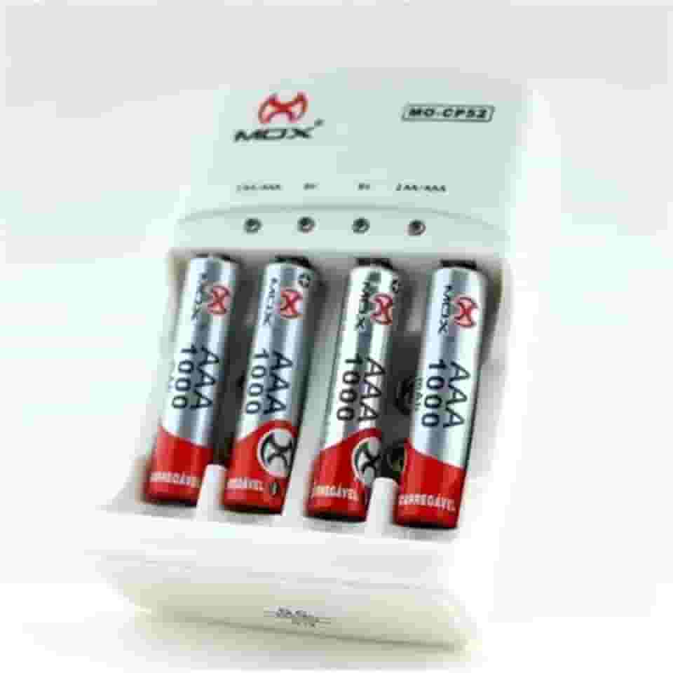 Carregador Pilhas Mox Aa Aaa 9v Com 4 Pilhas Aaa MO-CP52