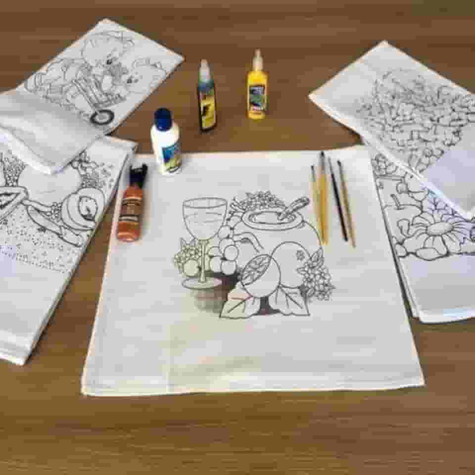 Pano de Prato Branco Riscado para Pintura e Bordado – Tecido de Algodão, Ideal para Personalização, Kit com 10 Unidades, Artesanato e Decoração de Cozinha