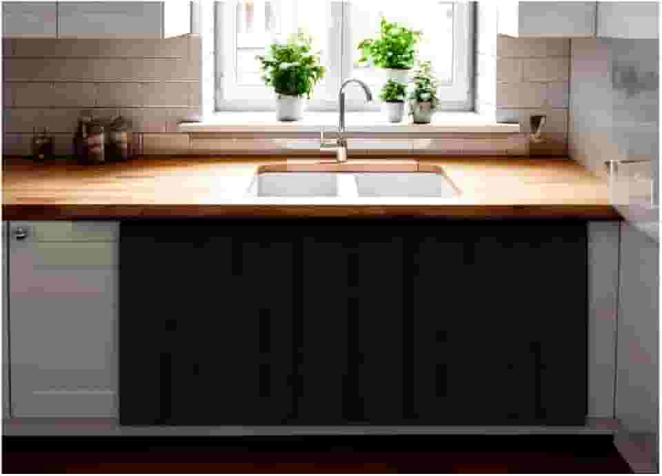 Cortina De Pia para Cozinha Dispensa Balcão Pias em geral Blackout Impermeavel 138x80 cm cor Preto material resistente antmofo 100% PVC