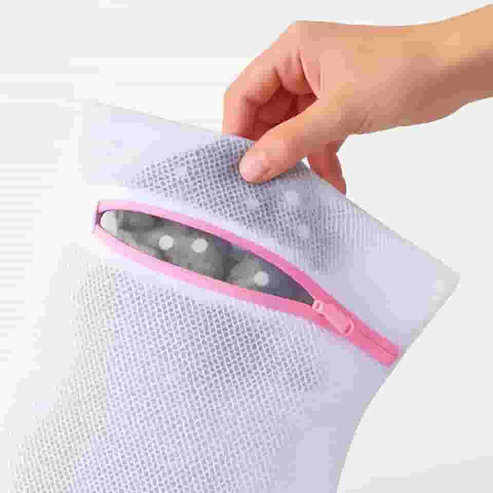 Saco para Lavar Roupa Delicada na Maquina Kit com 3 Unidades Saco de Lavar 50x70 cm Resistente com Ziper.