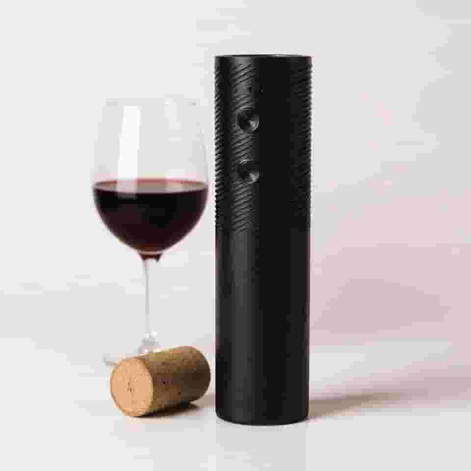 Abridor de Vinho Elétrico Automático Recarregável USB-C – Saca-Rolha Elétrico Profissional com Design Preto Premium, Operação com Um Toque, Potente e Silencioso.