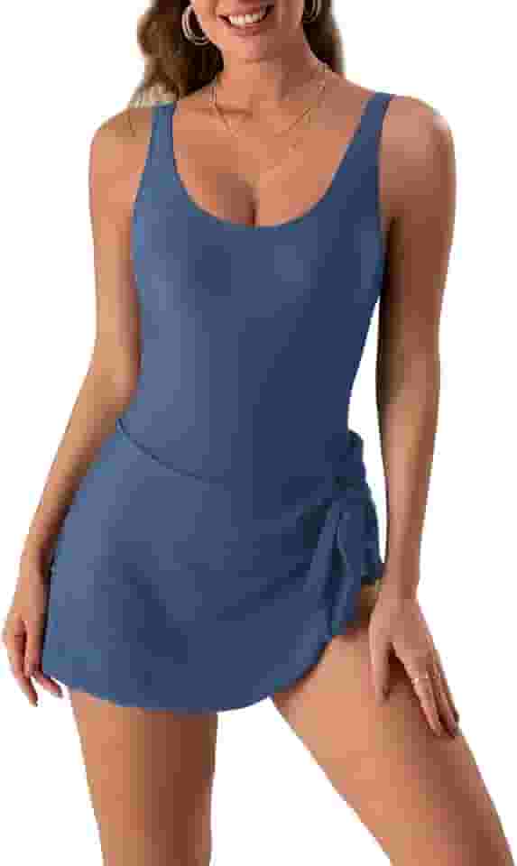 Maiô feminino com controle de barriga, saia e roupa de banho