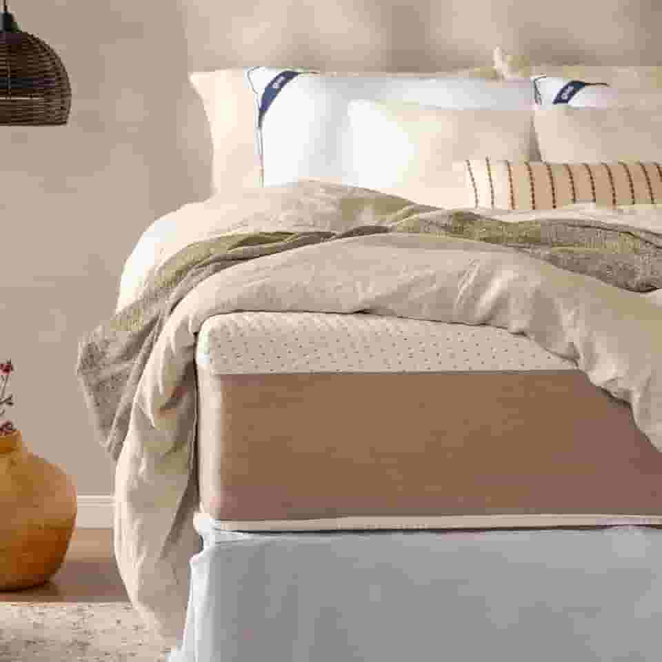 Colchão King Guldi Massageador Quântico Molas Ensacadas (30x193x203) Branco e Bege