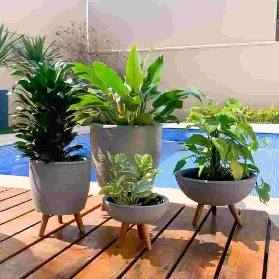 Kit 4 Vasos Para Plantas E Decoração Com Tripé De Madeira Cor: Cinza