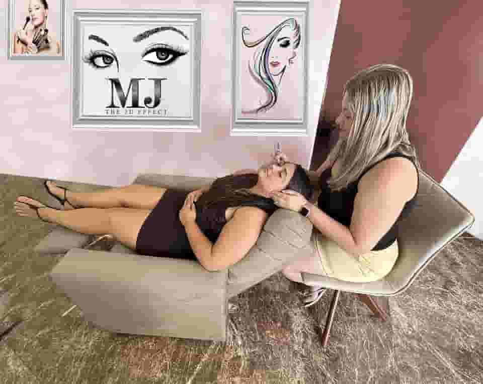 Poltrona Reclinável Extensão De Cílios Madonna Bege Suede