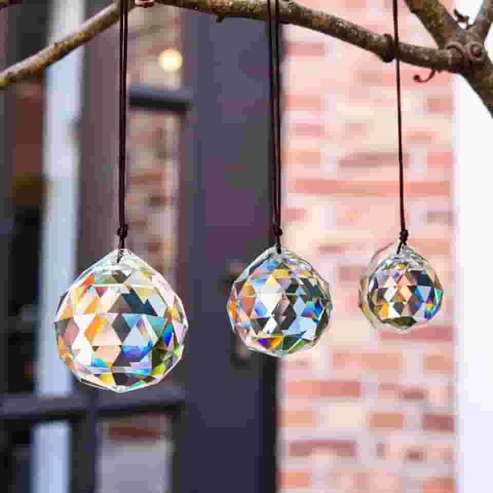 Conjunto de prisma de vidro facetado de 3 peças (30/40/50 mm) - apanhadores de sol de cristal que criam efeitos de luz arco-íris para casamentos, eventos e decoração de casa