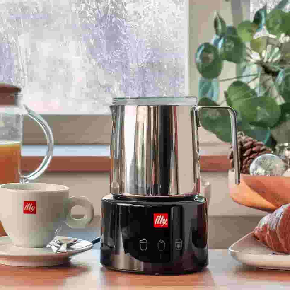 illy Cremeira de leite elétrica preta 127v