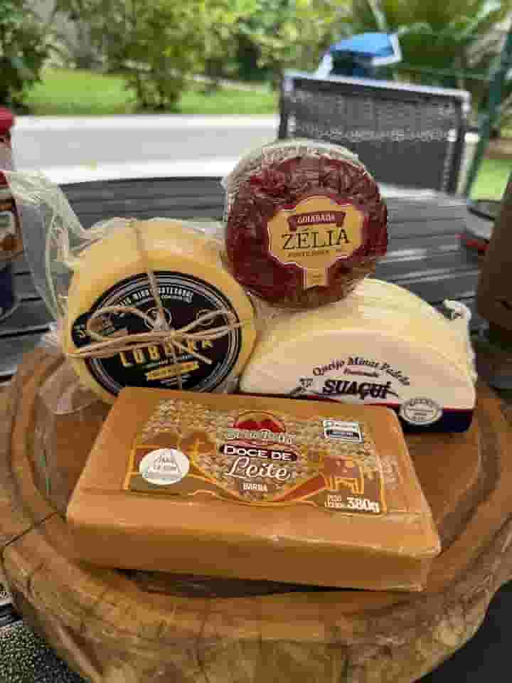 Kit Canastra Merendeiro Zero Lactose 300g + Queijo Minas Padrão 400g + Doce de Leite 380g + Goiabada Zélia 300g – Tradição e Sabor para Degustação e Harmonização
