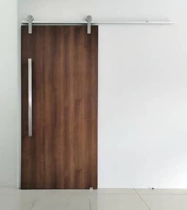 Porta De Madeira + Kit De Correr 2m + Puxador Flat 1m Polido Cor:Imbuia