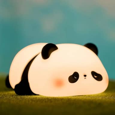 Luminária Panda Dormindo LED Decorativo para Quarto Infantil – Luz Noturna USB com Brilho Ajustável, Ideal para Bebês, Crianças e Decoração Criativa, Abajur de Panda