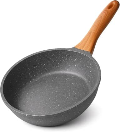 Frigideira Antiaderente Estilo Cerâmica – Cabo de Madeira Ergonômico, Frita Sem Óleo, Saudável e Durável | Compatível com Fogões de Indução, Gás e Elétrico - Premium