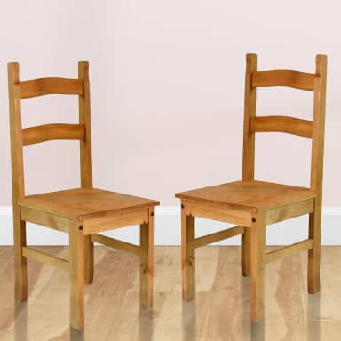 Duas Cadeiras de Madeira Maciça Marrom Antique - 99,5 Alt X 40,8 Larg X 47,4 Prof - Cadeira para Mesa de Jantar, Design Campo-Chic - Acabamento em Cera, Madeira Pinus Elliottis - PENSE DENTRO DA CAIXA