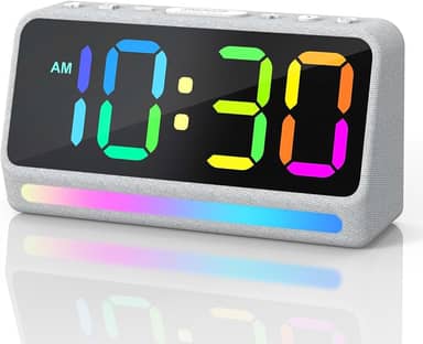 REACHER Despertador Digital com Alarme Super Alto, 5 Sons Divertidos para Acordar, Visor LED com 7 Cores e Brilho Ajustável, Ideal para Crianças, Adolescentes e Quartos
