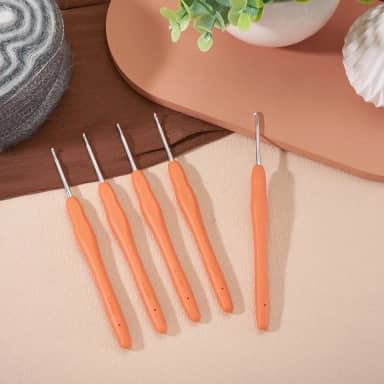 Agulhas de crochê 10 peças de agulhas de tricô extra longas para iniciantes e fios de crochê com alças ergonômicas antiderrapantes, laranja vermelho