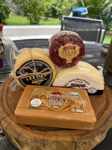 Kit Canastra Merendeiro Zero Lactose 300g + Queijo Minas Padrão 400g + Doce de Leite 380g + Goiabada Zélia 300g – Tradição e Sabor para Degustação e Harmonização