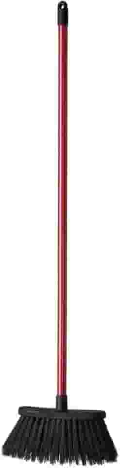 Vassoura com Cabo 1,20m Cerdas Médias Firmes – Alta Resistência, Varre Fácil e Rápido, Ideal para Pisos Frios, Cerâmicos e Áreas Externas – Limpeza Eficiente e Duradoura