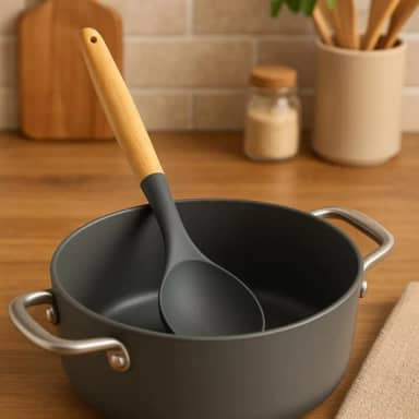 Colher Silicone Cabo de Madeira Cinza Vista Home