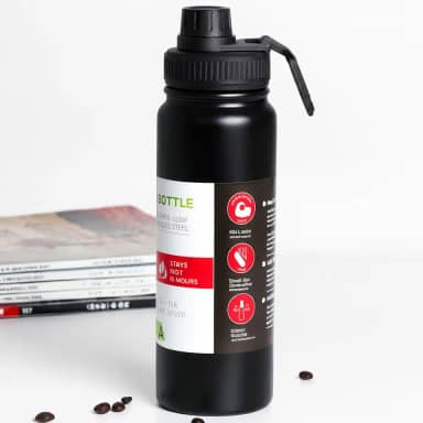 Garrafa Térmica Esportiva 800ml Aço Inox 304 Preta Academia Tampa Antivazamento Alça Dobrável BPA Free Parede Dupla Vácuo Fria 12h Quente 8h Infusor Frutas Portátil Elegante Durável