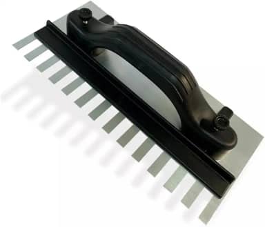 Desempenadeira de Aço Dentada Timoteo com Regulagem 270 mm x 120 mm P/Aplicação de Argamassa Acabamento Pedreiro