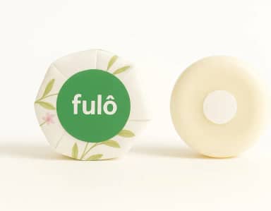 REFIL FULÔ MOÇA AROMAS - Refil para vela aromática perfumada. 180G. PURA ELEGÂNCIA. Cera 100% vegetal, essências livres de ftalatos e parabenos, pavio 100% algodão.