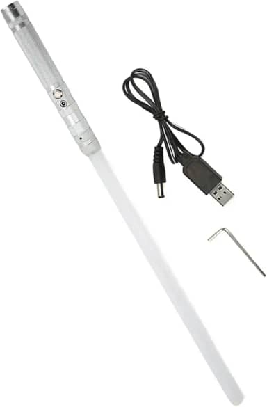 Espada LED Espada de Luz LED Sabre de Luz Confortável para Segurar o Jogo Seguro e Divertido 7 Cores Prop PC Feito Bateria de Lítio Recarregável (Prata)