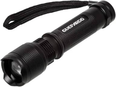 Guepardo, Lanterna Tática Attack Recarregável de 140 lúmens, Possui 1 LED Cree de 3w, 3 Modos de Iluminação, Alcance de Iluminação de Até 150, Gera Até 8 Horas de Iluminação, Ajuste de Foco, Preto