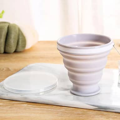 Copo dobrável de silicone cinza de 200 ml com tampas, copo dobrável reutilizável, copos expansíveis para acampamento, caminhadas, aventuras ao ar livre e uso diário