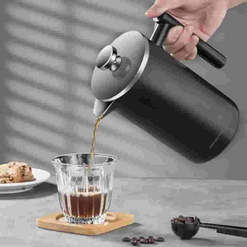 Cafeteira de Prensa Francesa com Parede Dupla em Aço Inoxidável,700 ml, Térmica, 60 MinutosTempo de Preservação do Calor, Filtragem Perfeita, Aço Inox 304. Preta com Tampa Prata |