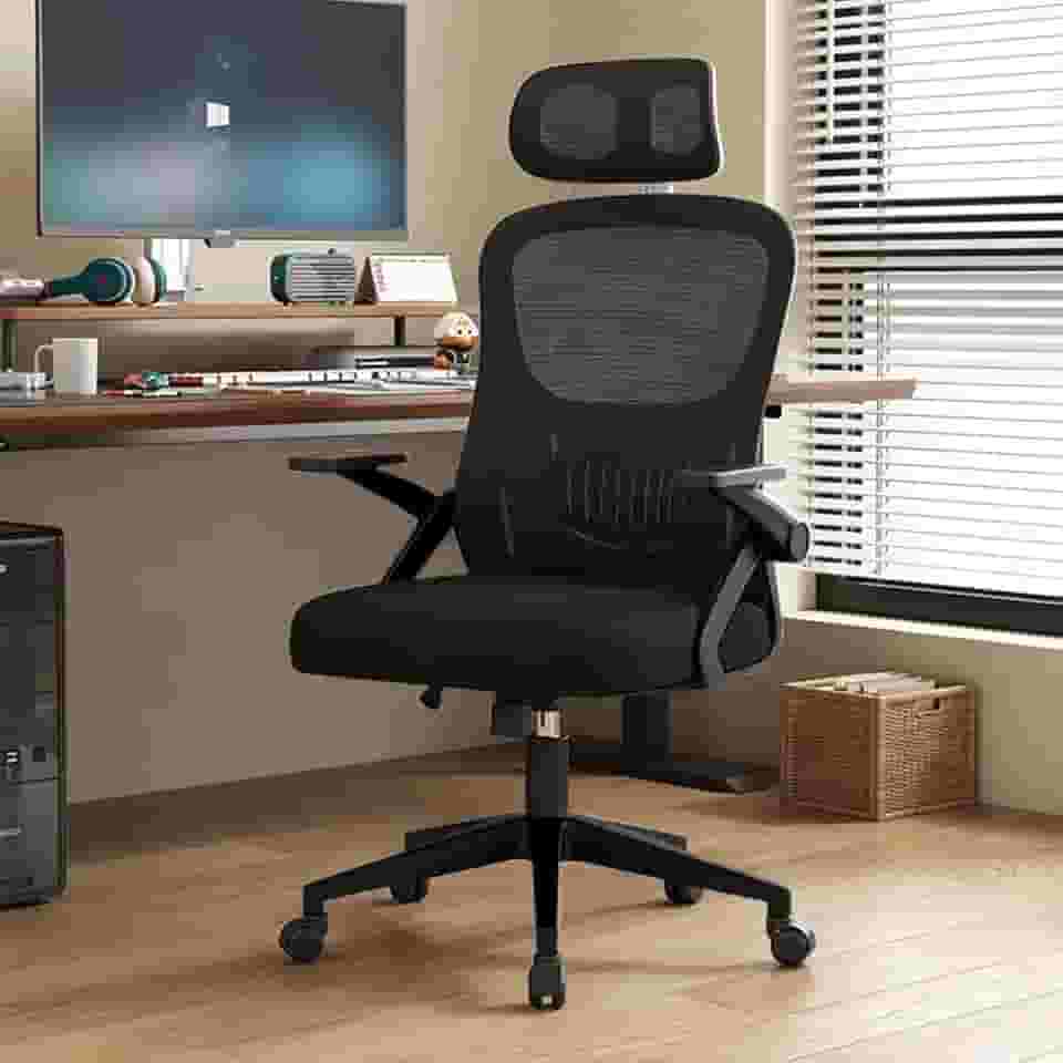 Cadeira de Escritório Giratória com Braços Dobráveis, Encosto de Malha e Apoio de Cabeça Ajustável (Preto)