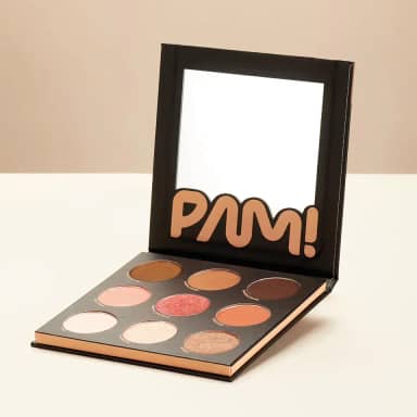 PALETA MULTIFUNCIONAL 9 CORES - CONTORNO + BLUSH + ILUMINADOR 9 NECESSÁRIOS! PAM BY PAMELLA